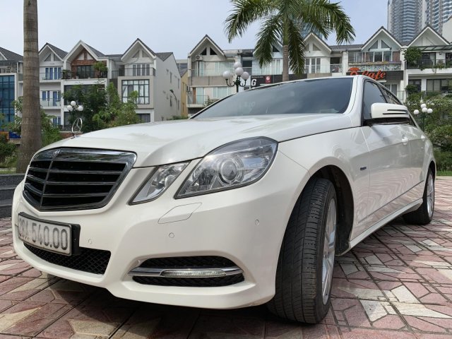 Bán xe Mercedes E250 năm 2011, màu trắng0