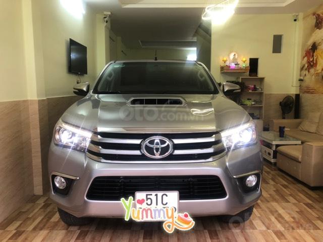 Bán Toyota Hilux 3.0G AT 2 cầu năm sản xuất 2015, màu bạc, nhập khẩu