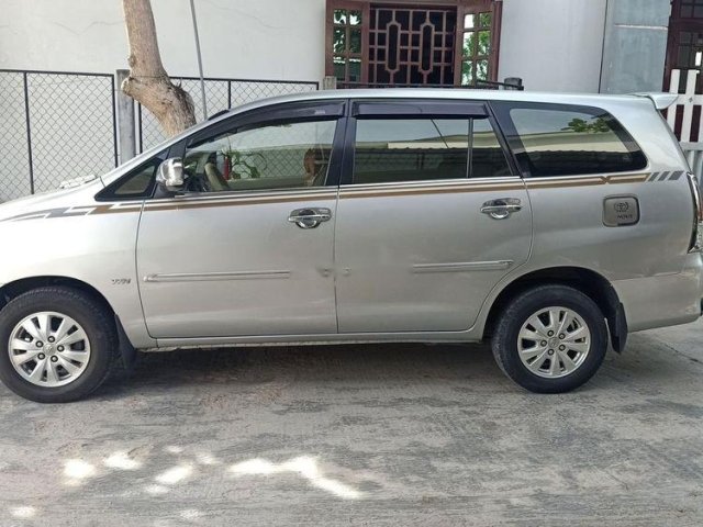 Gia đình bán Toyota Innova G năm sản xuất 2012, màu bạc