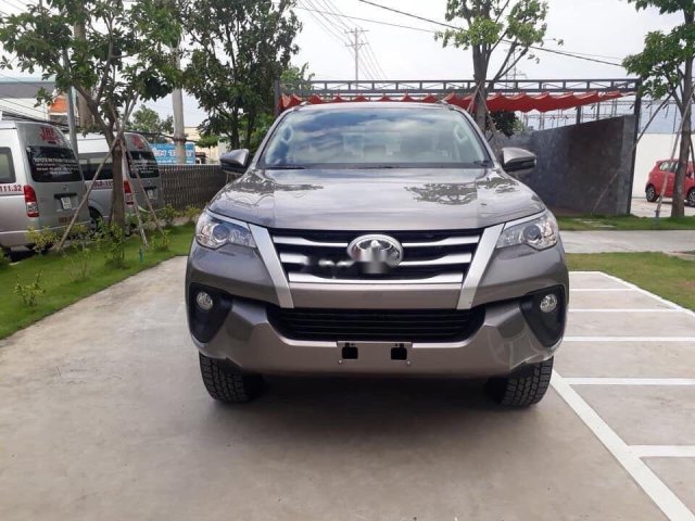 Cần bán xe Toyota Fortuner năm 2019, màu xám, giá tốt0