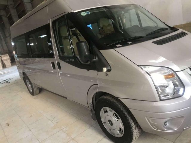 Cần bán xe Ford Transit năm sản xuất 2018, màu bạc