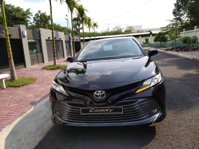 Bán Toyota Camry đời 2019, màu đen, nhập khẩu