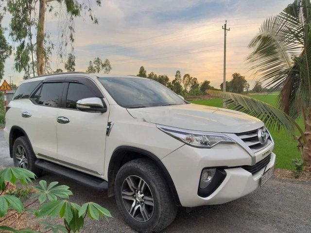 Cần bán xe Toyota Fortuner năm 2017, màu trắng, nhập khẩu nguyên chiếc  