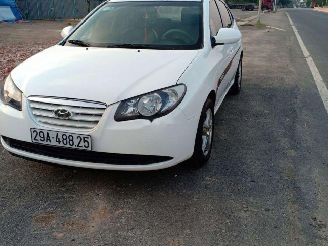 Bán xe Hyundai Elantra MT đời 2011, màu trắng