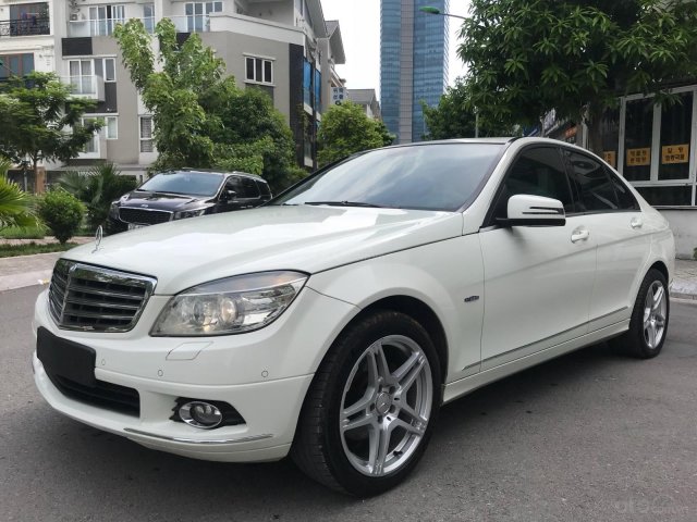 Bán xe Mercedes C250 đời 2010, màu trắng0