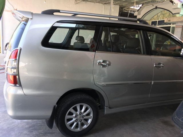 Bán xe Toyota Innova 2013, màu bạc 