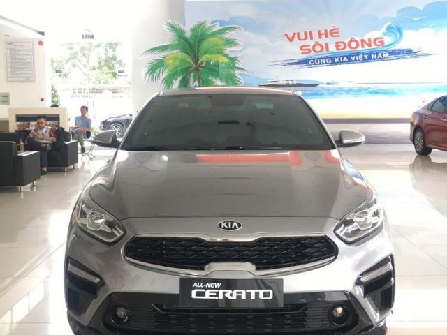 Bán Kia Cerato đời 2019, màu bạc, giá cạnh tranh0