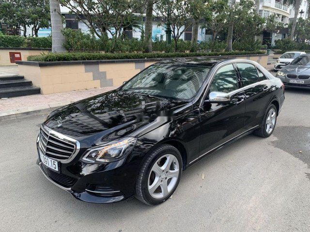 Bán xe Mercedes E200 năm sản xuất 2014, màu đen0