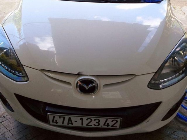 Bán Mazda 2 S 2014, màu trắng, xe gia đình