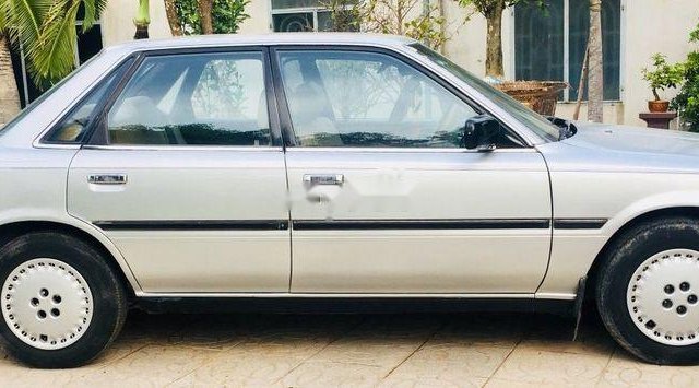 Bán ô tô Toyota Camry 1988, màu bạc, xe nhập xe gia đình0