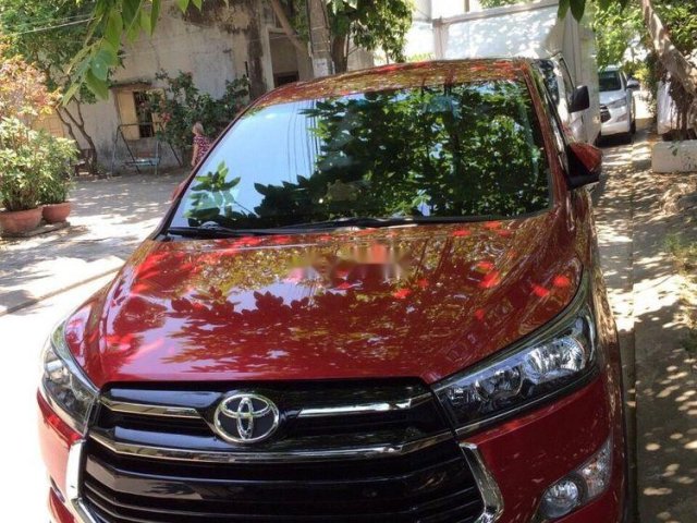 Gia đình bán Toyota Innova Venturer năm sản xuất 2018, màu đỏ