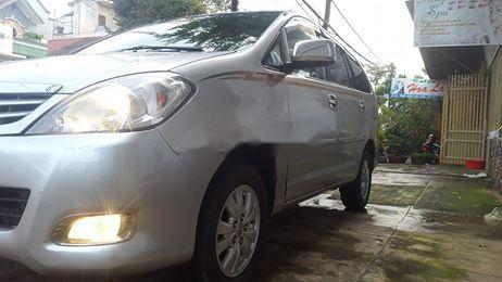 Cần bán Toyota Innova đời 2008, màu bạc số sàn0