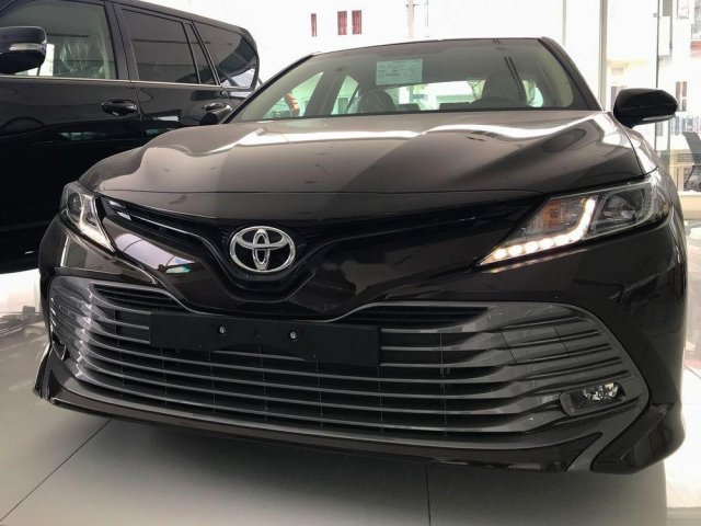 Bán Toyota Camry đời 2019, màu đen, xe nhập0