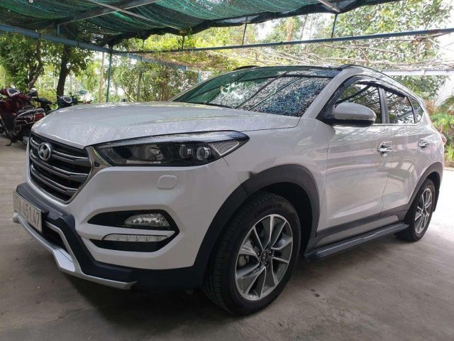 Chính chủ bán xe Hyundai Tucson 2018, màu trắng, nhập khẩu 0