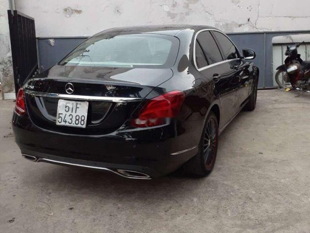 Bán Mercedes C250 2015, màu đen0