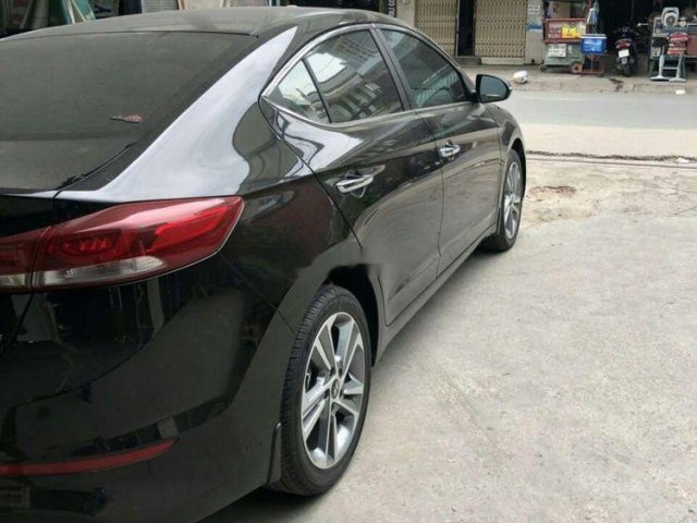 Bán Hyundai Elantra năm 2016, màu đen còn mới0