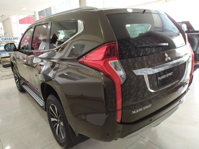 Bán Mitsubishi Pajero Gasoline 4×4 AT Premium sản xuất 2019, màu nâu, xe nhập0