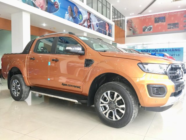 Ford Ranger Wildtrak giảm 45tr tiền mặt, tặng full phụ kiện, tặng nắp thùng. Lh: 09013634660