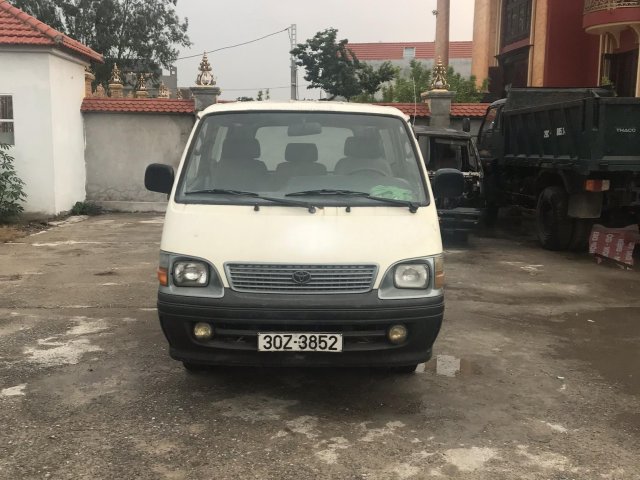 Bán xe Toyota Hiace đời 2000, màu trắng0