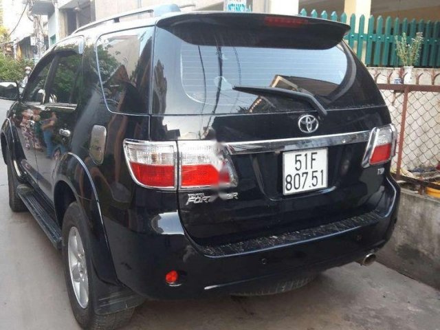 Bán xe Toyota Fortuner năm sản xuất 2010, màu đen  0