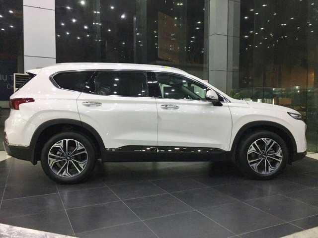 Bán Hyundai Santa Fe năm sản xuất 2019, màu trắng