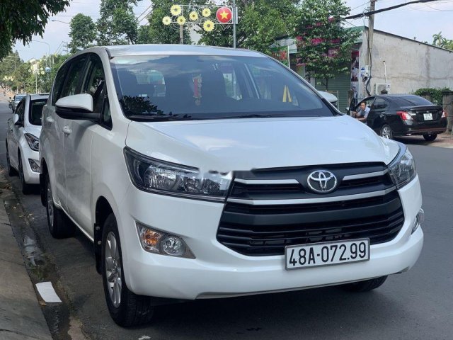 Bán Toyota Innova 2.0E 2018, màu trắng, hỗ trợ trả góp 70%0