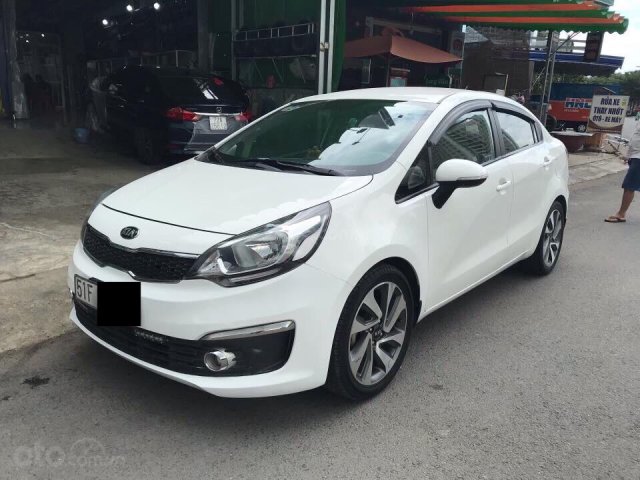 Cần bán Kia Rio Sedan sản xuất năm 2015, màu trắng, xe nhập