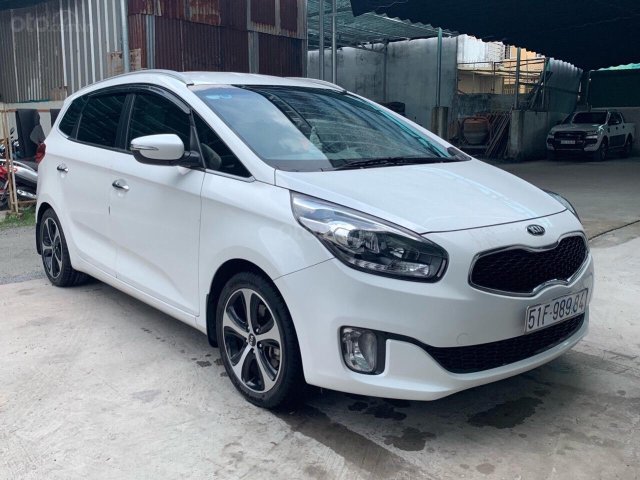 Bán Kia Rondo đời 2016, màu trắng, biển số Tp HCM giá 550tr0