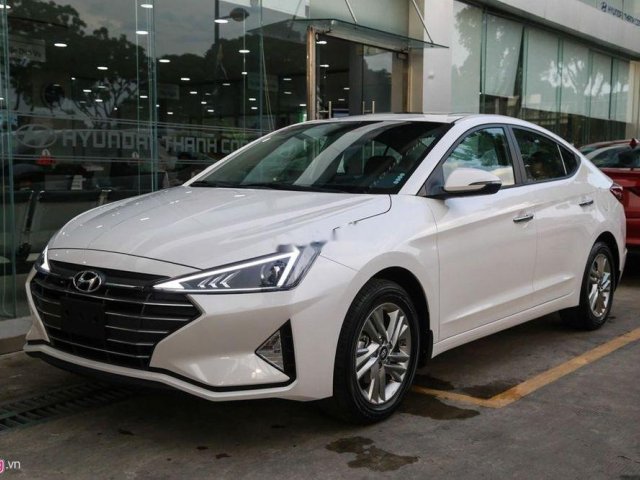 Bán xe Hyundai Elantra đời 2019, có xe giao nhanh, hỗ trợ giấy tờ0