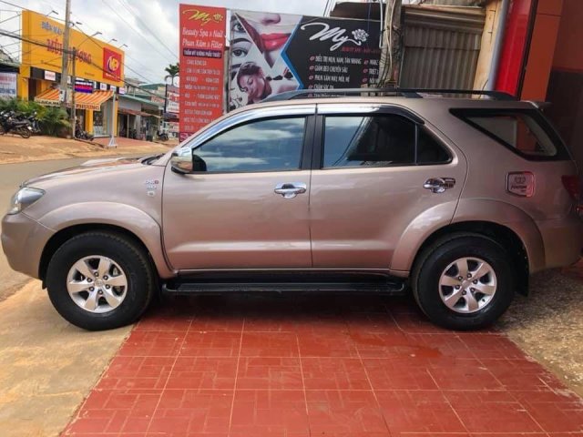 Gia đình bán lại xe Toyota Fortuner đời 2008, màu hồng, nhập khẩu