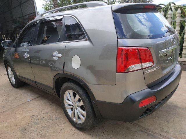 Bán ô tô Kia Sorento đời 2010, màu xám, xe nhập số tự động