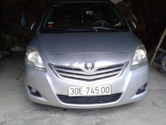 Bán Toyota Vios đời 2010, màu bạc, xe gia đình 0