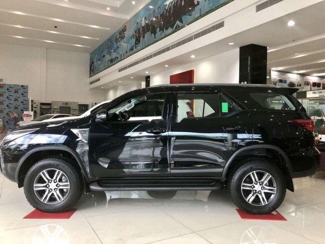 Bán xe Toyota Fortuner 2.4 Diesel MT năm sản xuất 2019, màu đen, 998tr