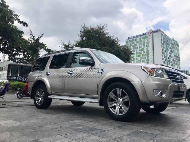 Bán Ford Everest Limited năm sản xuất 2012, màu vàng, 550tr0