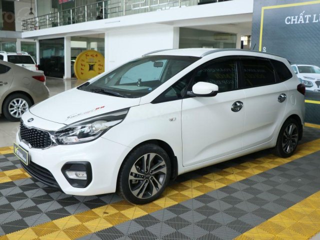 Cần bán xe Kia Rondo GMT 2.0MT 2017, màu trắng, giá 528tr0