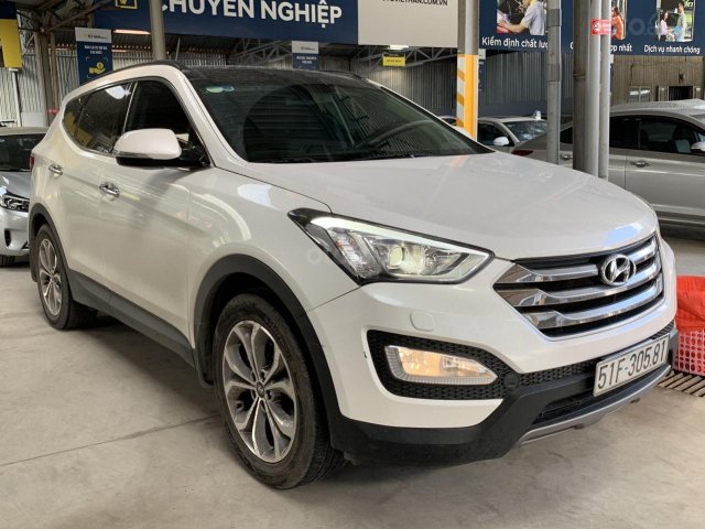 Bán Hyundai SantaFe 4WD 2.4AT máy xăng, số tự động, sản xuất 2015, biển Sài Gòn