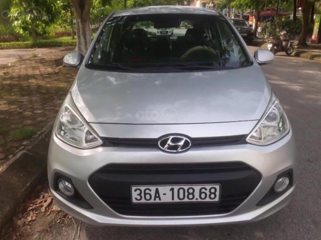 Cần bán Hyundai Grand i10 1.0 MT sản xuất 2014, màu bạc, xe nhập0