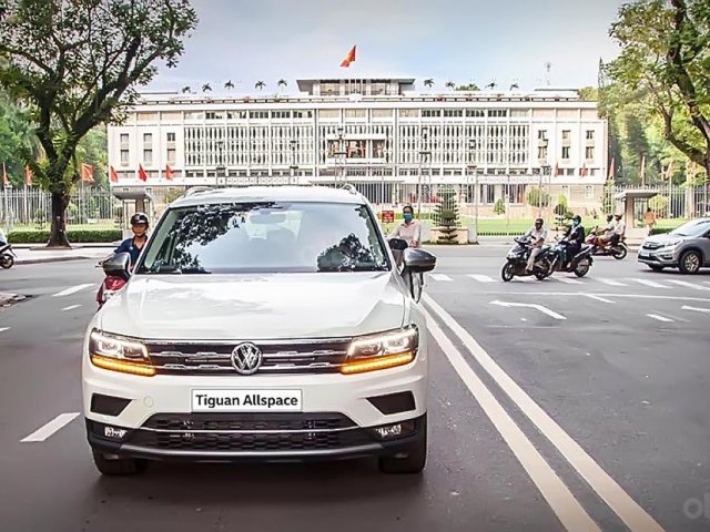 Bán Volkswagen Tiguan Allspace sản xuất 2019, màu trắng, xe nhập