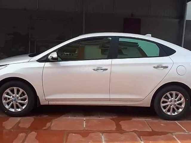 Bán Hyundai Accent sản xuất 2018, màu trắng0