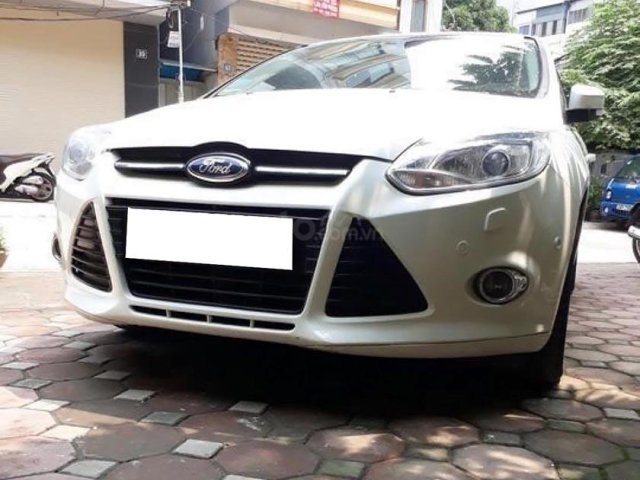 Bán xe Ford Focus S 2.0 AT năm sản xuất 2013, màu trắng0