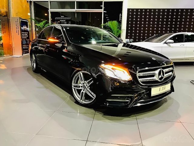 Bán xe Mercedes E350 AMG đời 2019, màu đen0