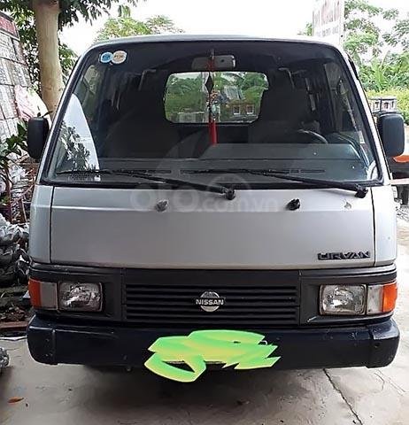 Cần bán xe Nissan Urvan 2.0 MT đời 1994, màu bạc, xe nhập