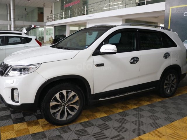 Bán Kia Sorento DATH 2.2AT sản xuất 2017, màu trắng, giá 826tr0