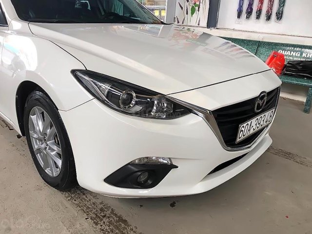 Bán Mazda 3 sản xuất năm 2017, màu trắng, chính chủ0