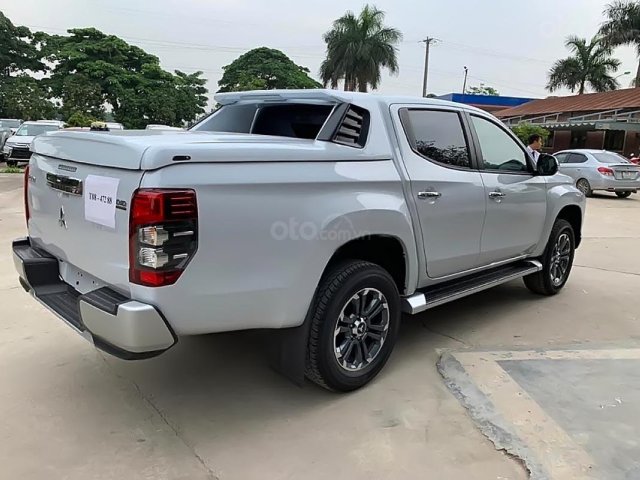 Bán ô tô Mitsubishi Triton 4x2 AT Mivec đời 2019, màu trắng, xe nhập