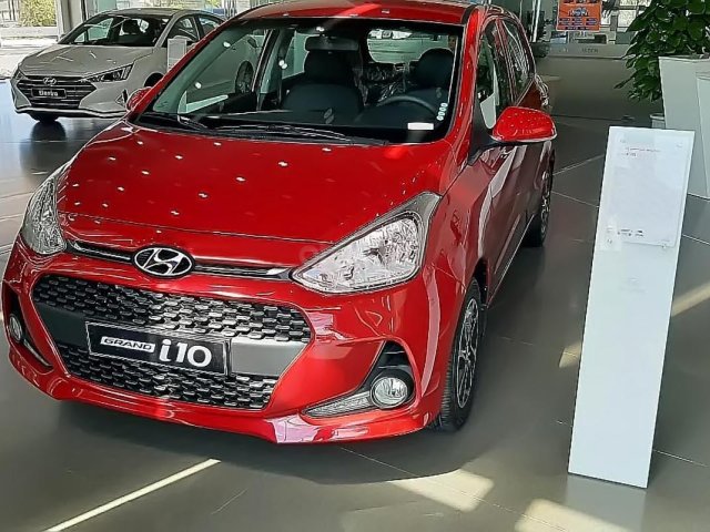 Cần bán Hyundai Grand i10 1.2 AT đời 2019, màu đỏ giá cạnh tranh