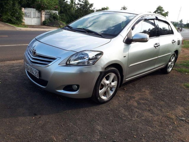 Gia đình bán Toyota Vios. E đời 2009, màu bạc  