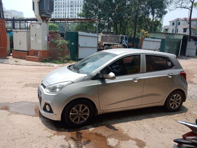 Gia đình bán Hyundai Grand i10 sản xuất 2014, màu bạc