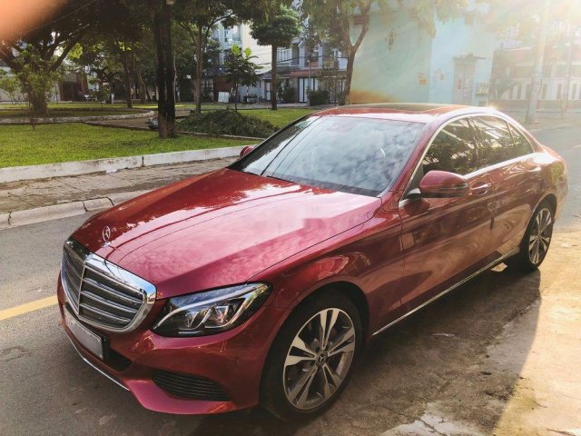 Chính chủ bán Mercedes C250 Exclusive đời 2017, màu đỏ0