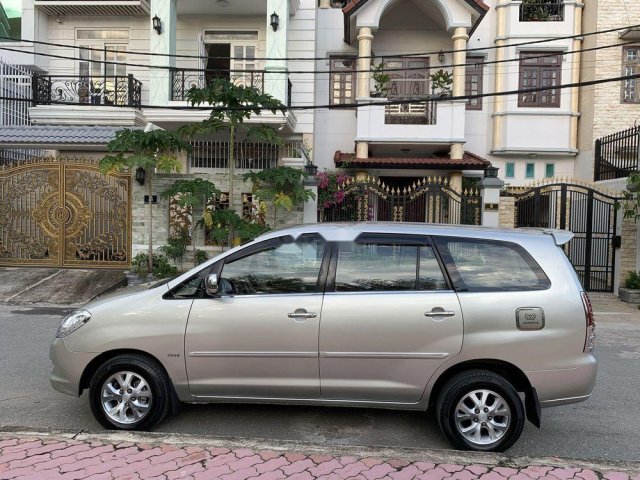 Bán Toyota Innova G đời 2007, màu bạc, mua mới một chủ